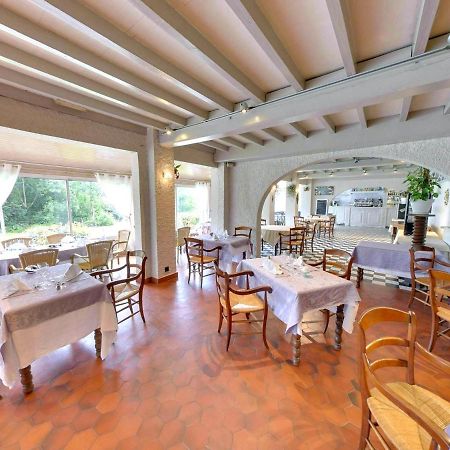 Fasthotel Oloron Hostellerie Du Paon Blanc Lurbe-Saint-Christau Dış mekan fotoğraf