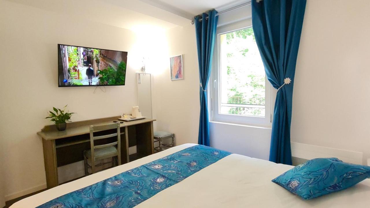 Fasthotel Oloron Hostellerie Du Paon Blanc Lurbe-Saint-Christau Dış mekan fotoğraf