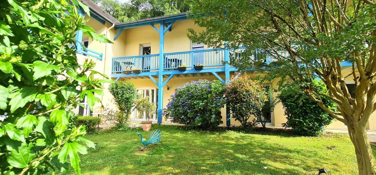 Fasthotel Oloron Hostellerie Du Paon Blanc Lurbe-Saint-Christau Dış mekan fotoğraf