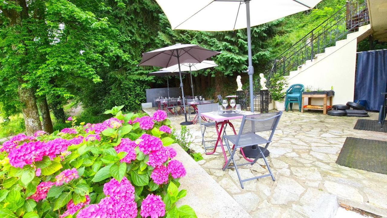Fasthotel Oloron Hostellerie Du Paon Blanc Lurbe-Saint-Christau Dış mekan fotoğraf