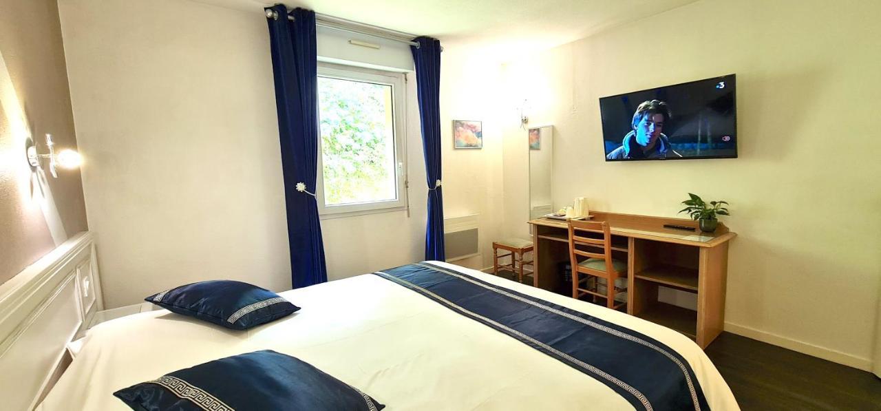 Fasthotel Oloron Hostellerie Du Paon Blanc Lurbe-Saint-Christau Dış mekan fotoğraf